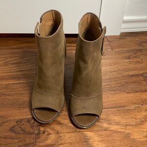 KDK open toes Booties